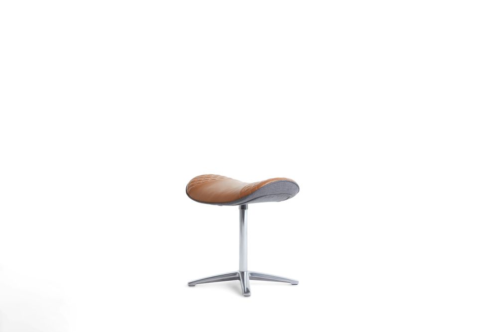 Chairs - Classic Massage Chair_Caramel - NOUHAUS