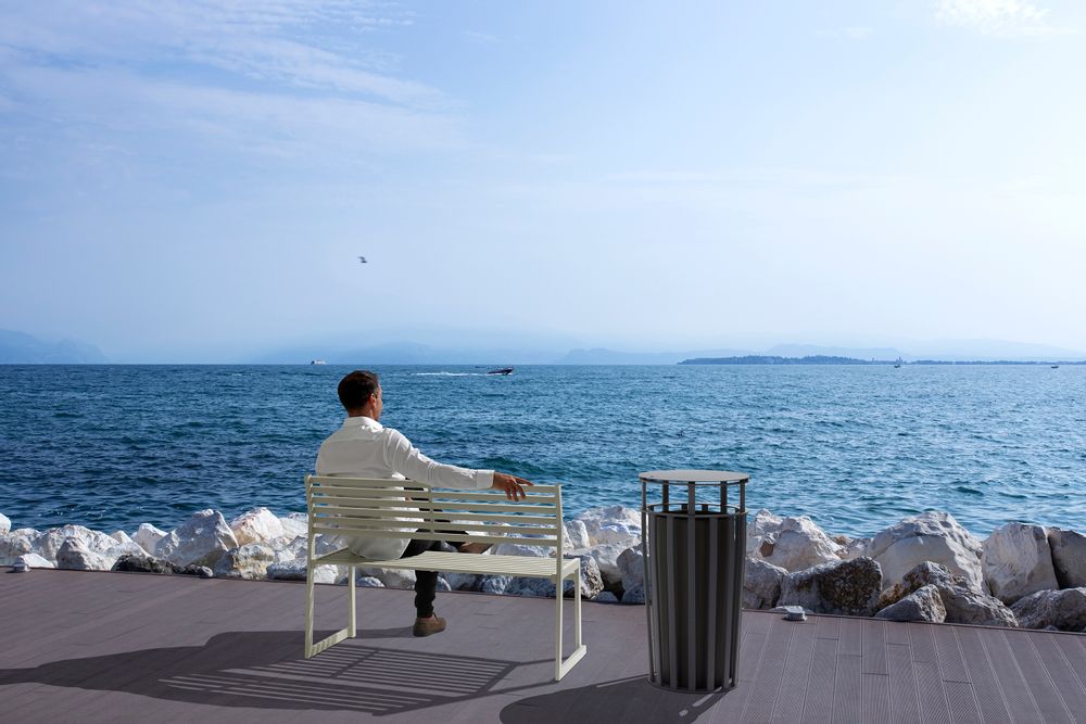 Services - CORTINA.026 POUBELLE - URBANTIME