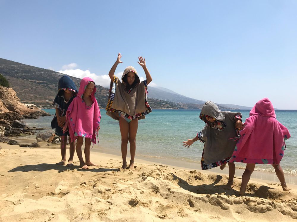 Apparel - Beach Poncho & Surf - PNTWORLD