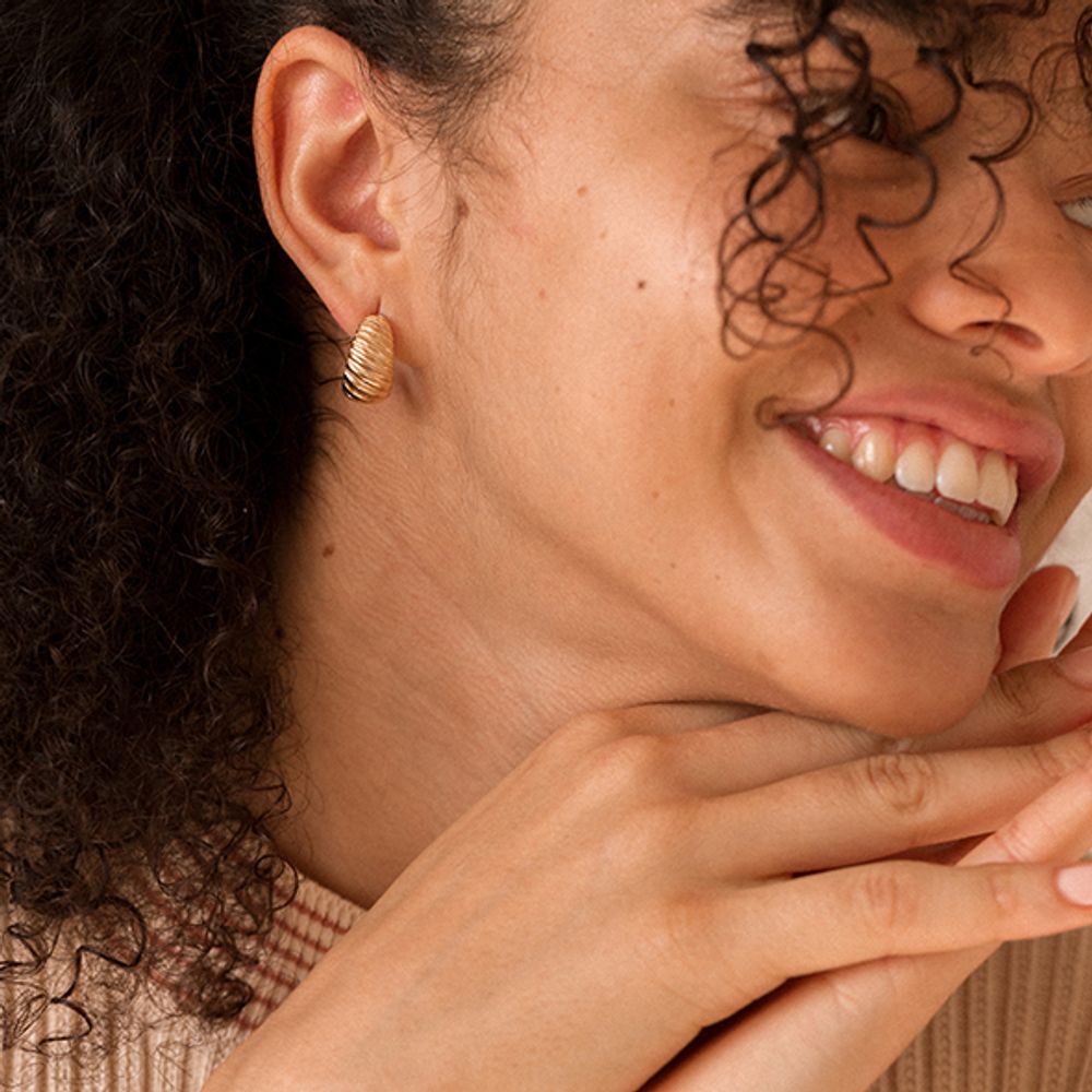 Jewelry - WAVY Hoop Earrings - LES FEMMES À BARBES