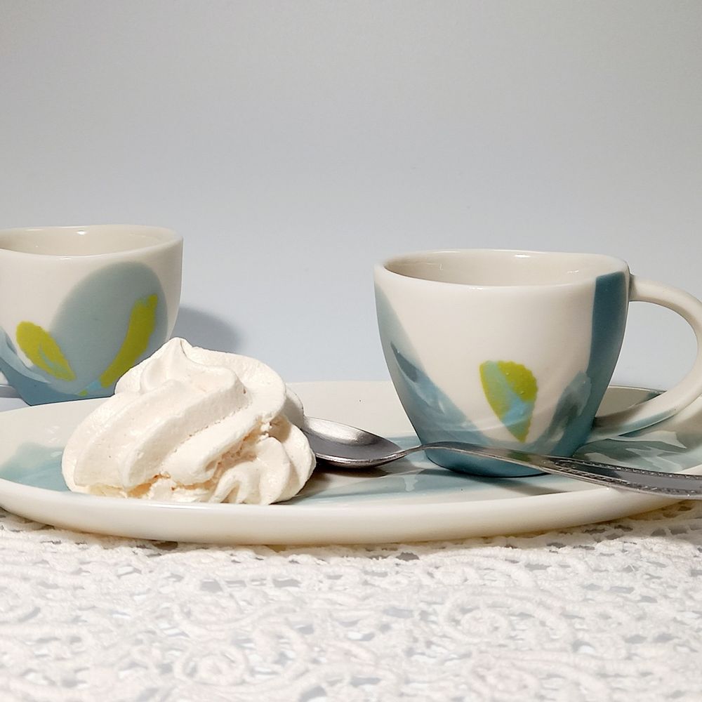 Pièces uniques - FULL COLOR en gris, ensemble de tasses à expresso et assiette - MPR STUDIO