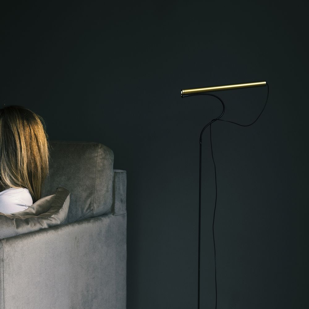 Floor lamps - Equilibrio floor with servoluce - OLIVELAB