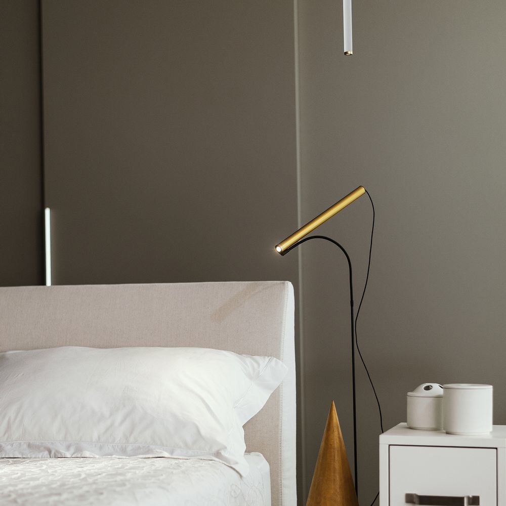 Floor lamps - Equilibrio floor with servoluce - OLIVELAB