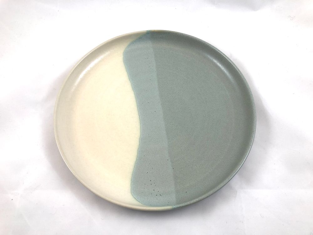 Everyday plates - Stoneware flat plate Diameter 25 cm - LES POTERIES DE SWANE