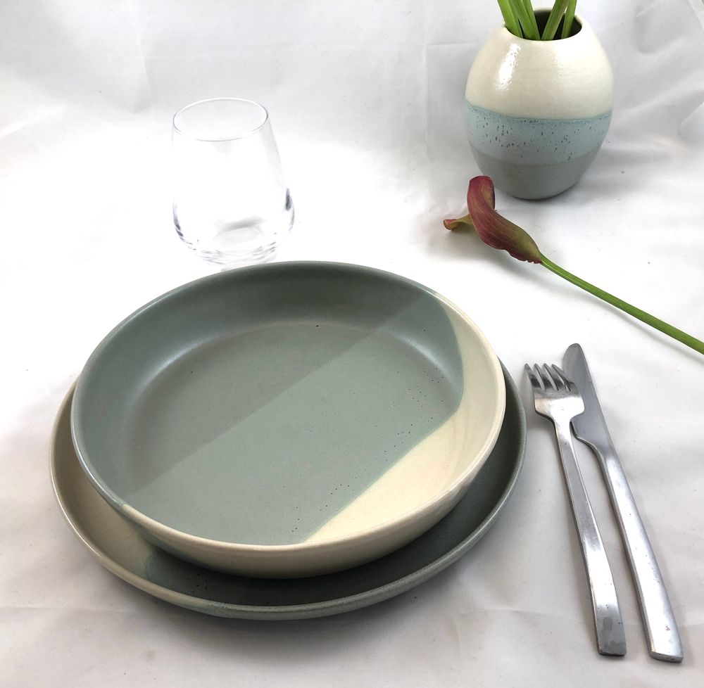 Everyday plates - Stoneware flat plate Diameter 25 cm - LES POTERIES DE SWANE
