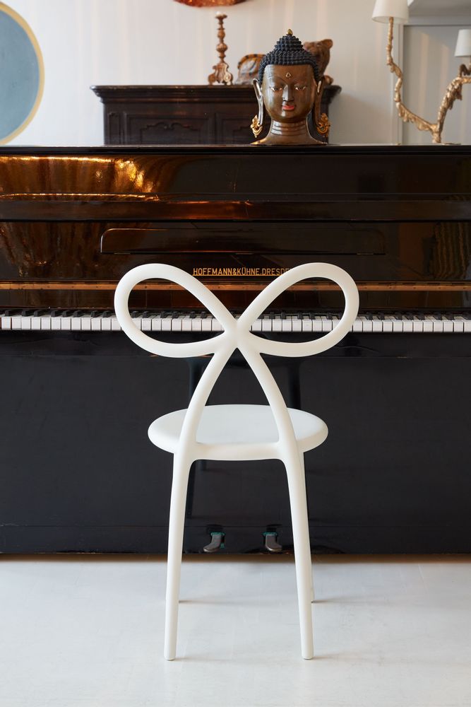 qeeboo ribbon chair