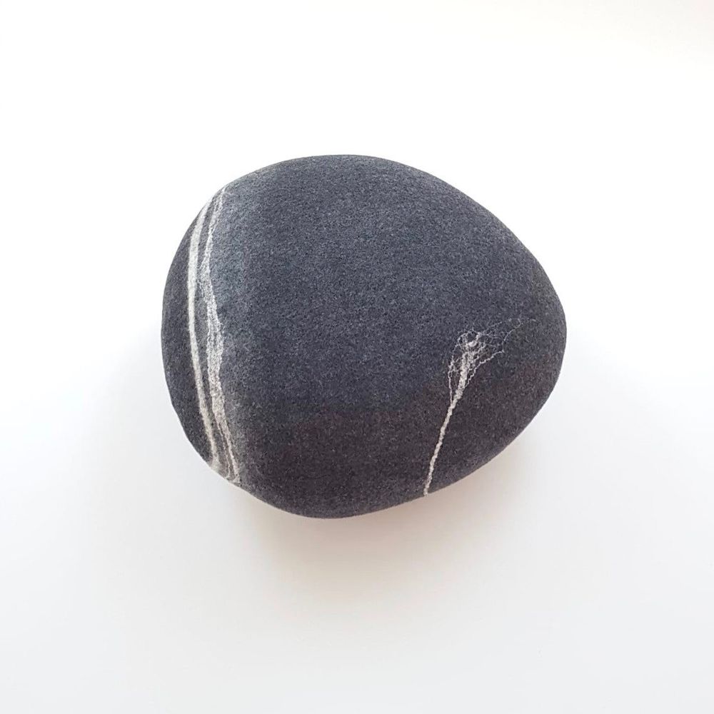 Poufs - Coussin de sol en laine feutrée, collection Pierre - KAYU