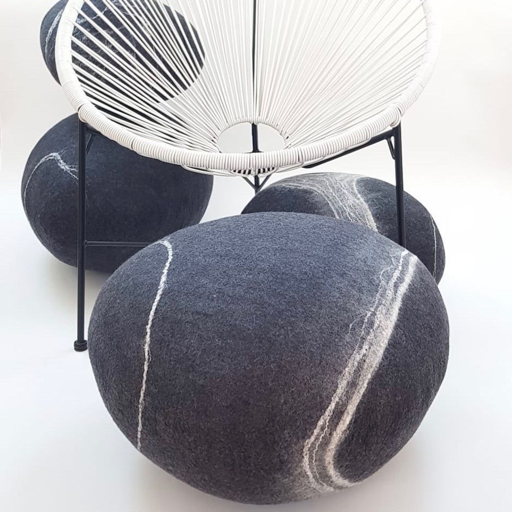 Poufs - Coussin de sol en laine feutrée, collection Pierre - KAYU