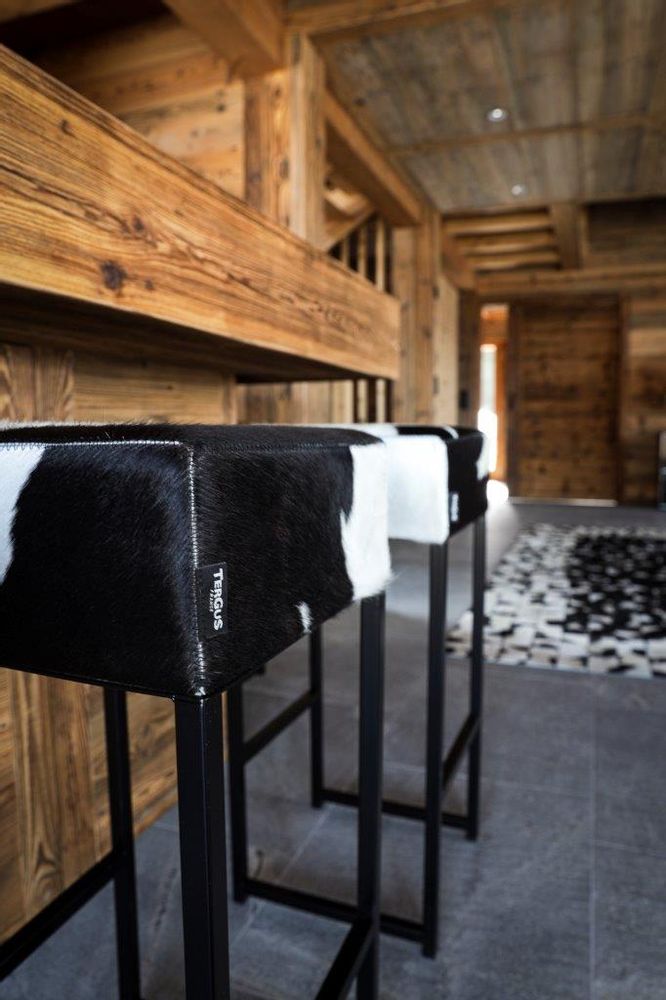 Tabourets - Tabouret de bar naturel en peau de vache  - TERGUS