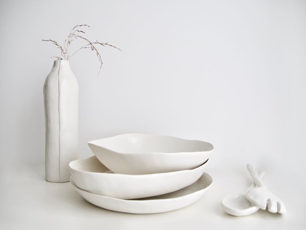 Vases - BOUTEILLE EN PORCELAINE DE LIMOGES BLANCHE OU GRISE - MAISON GALA