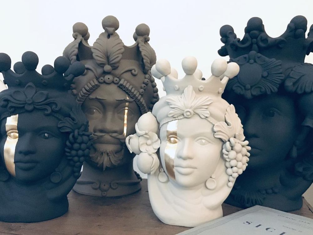 Design objects - SCIACCA MOORISH HEAD VASE. Handmade in Italy, Sicily, 2020 - MOSCHE BIANCHE