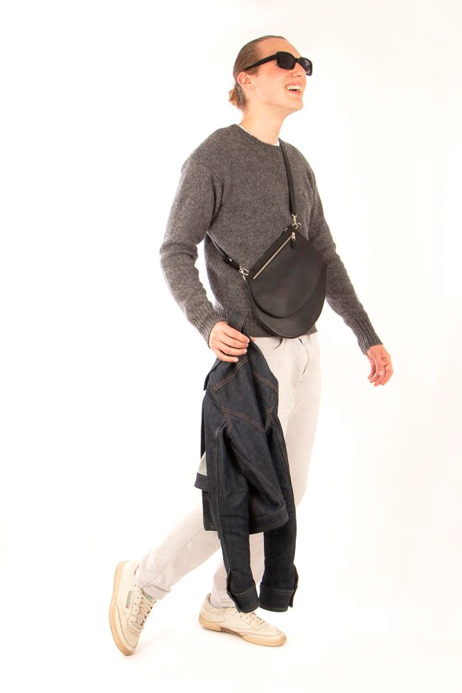 Clutches - Zip Maxi Cut black - Black leather Pouch with removable and adjustable strap - MLS-MARIELAURENCESTEVIGNY
