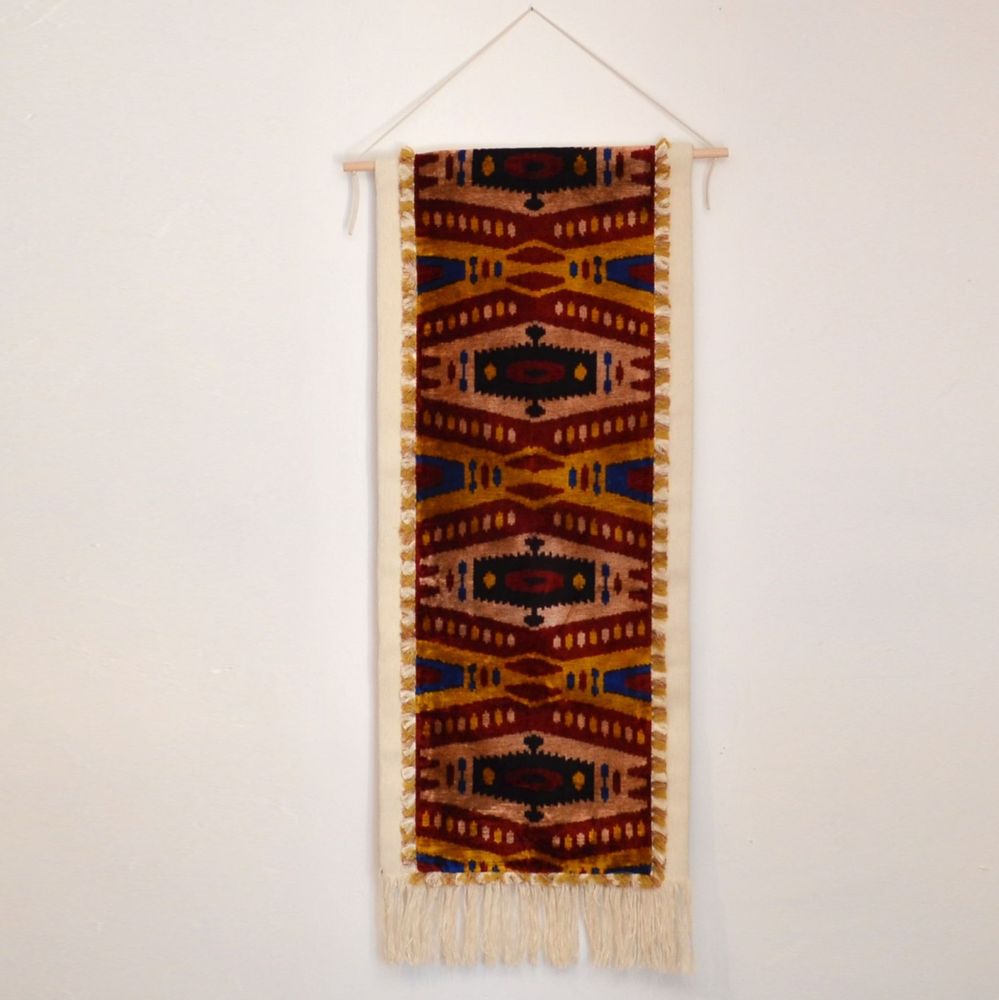 Autres décorations murales - Tenture murale - Tissu précieux d'Asie Centrale - Pièce unique - L'ATELIER DES CREATEURS