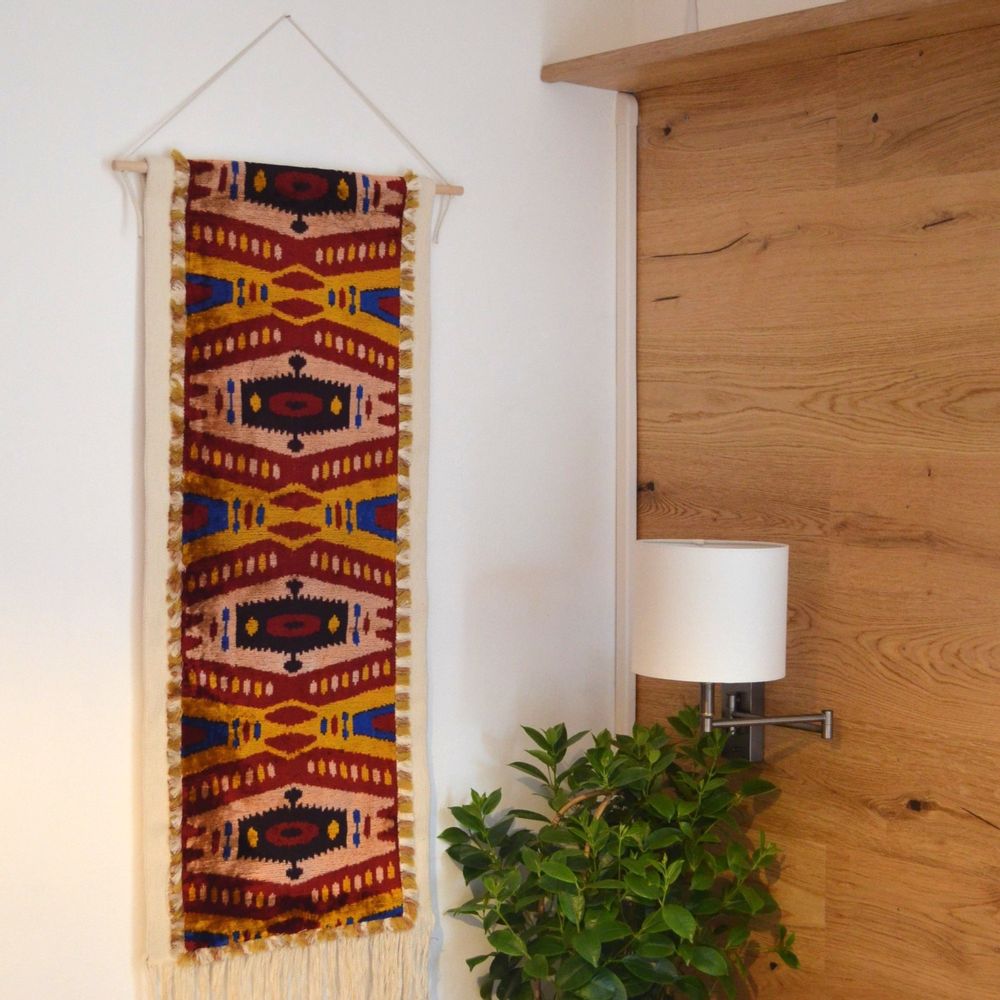 Autres décorations murales - Tenture murale - Tissu précieux d'Asie Centrale - Pièce unique - L'ATELIER DES CREATEURS