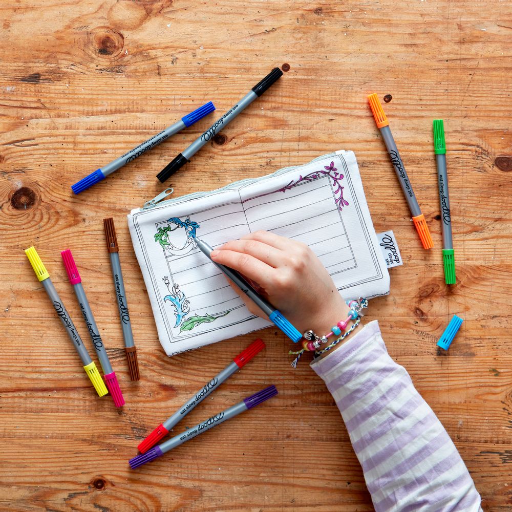 Papeterie bureau - Trousse à colorier contes de fées et légendes - EATSLEEPDOODLE