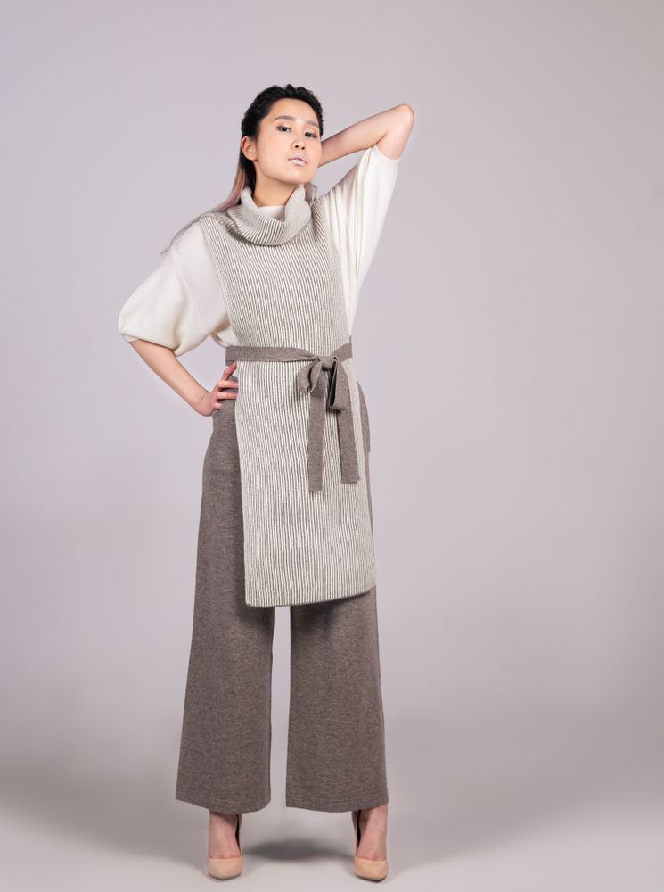 Apparel - Vest with belt in cashmere, Мongolia  - AZZA DESIGN STUDIO ORGANIC CASHMERE MONGOLIE