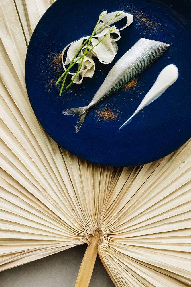 Assiettes de réception - Assiette de présentation Bleu Nuit en céramique noire - REVOL