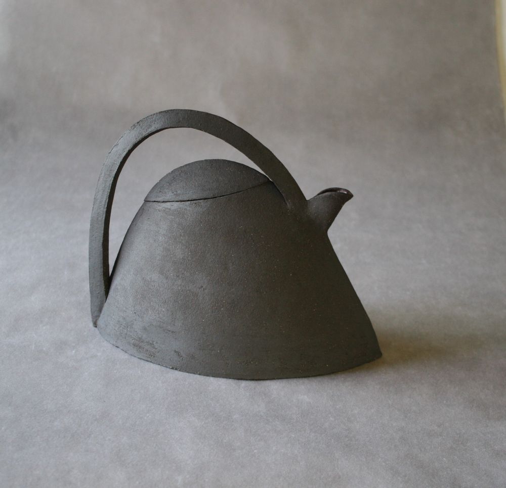Tea and coffee accessories - EMA  Black Teapot 900ml, 1900ml - ANNE KRIEG, CERAMISTE