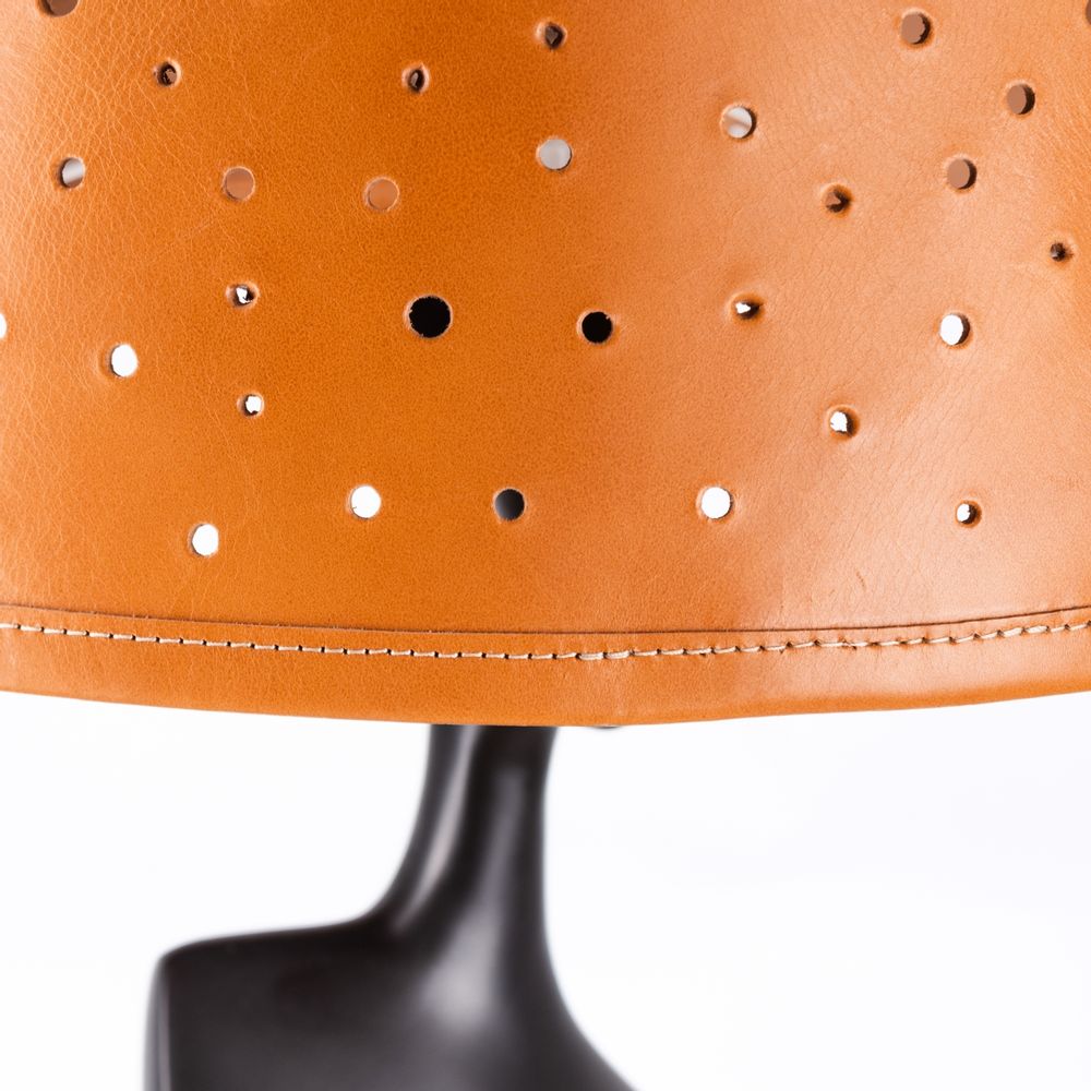 Sculptures, statuettes and miniatures - Floor lamp TINNIT statuette resin brown, conical lampshade head in leather Camel - GLADYS