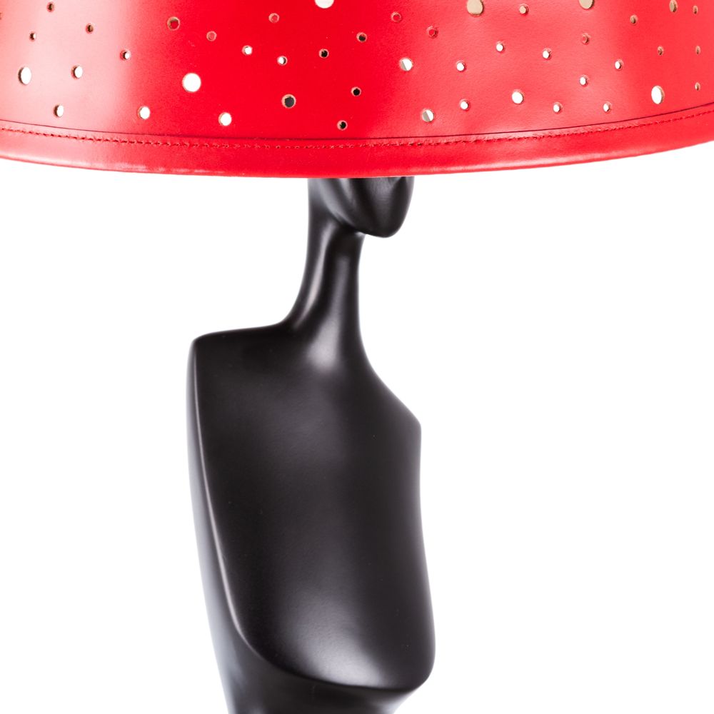 Objets design - Lampadaire TINNIT statuette résine marron, tête d'abat-jour conique en cuir rouge - GLADYS