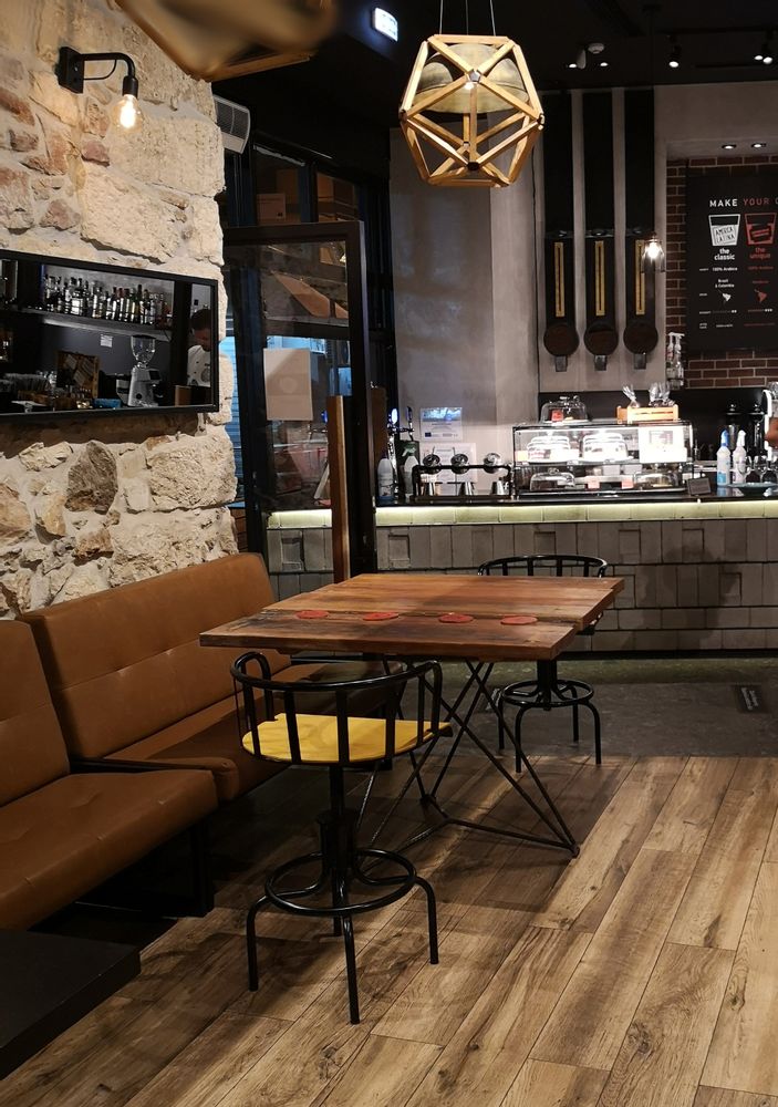 Dining Tables - Star base with “upcycling wooden” top - LIVING MEDITERANEO