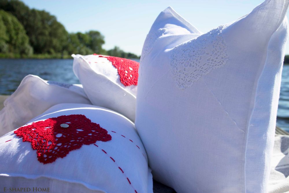 Cushions - SHY LOVE STORY Cushion cover - E-SHAPED