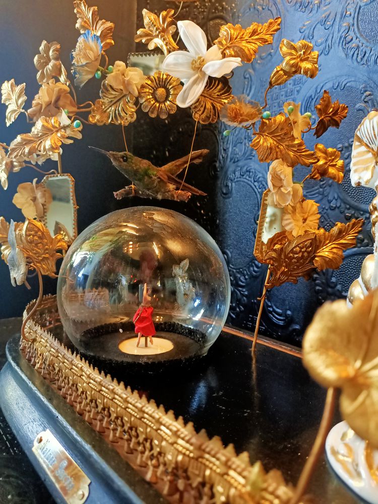 Objets de décoration - les danseuses - boite à musique - NATURE SACRÉE
