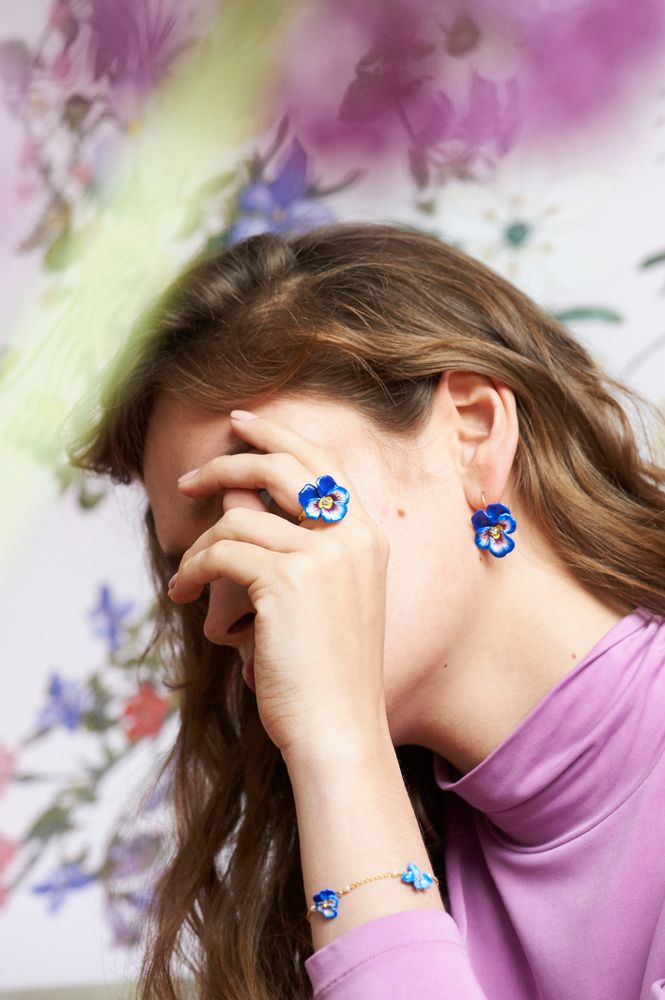 Jewelry - Blue pansy and faceted crystal dormeuses earrings - LES NÉRÉIDES PARIS