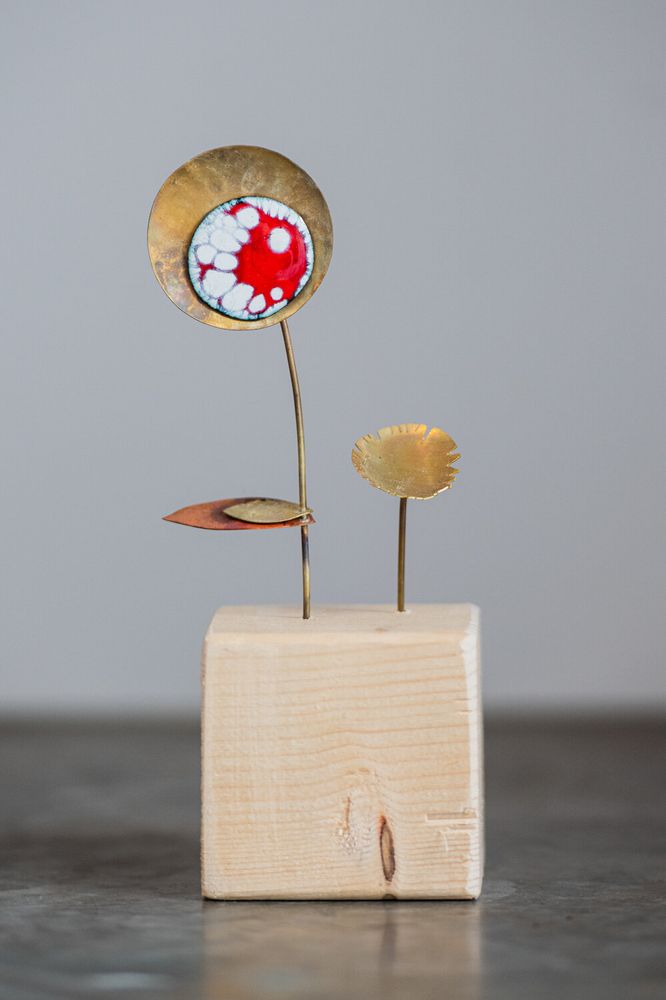 Jewelry - Square Base Flower - ELZA PEREIRA