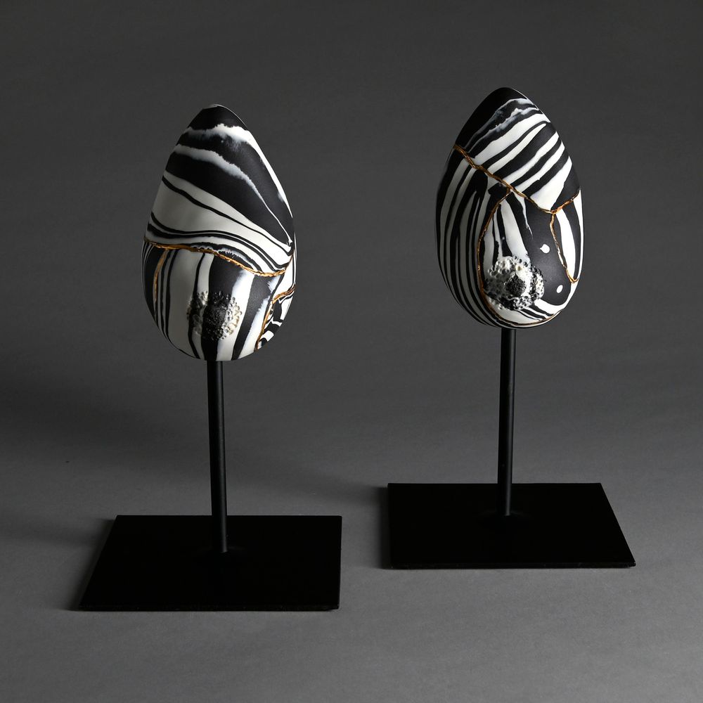 Sculptures, statuettes and miniatures - Zebra breast Porcelain White and black gold - GUENAELLE GRASSI