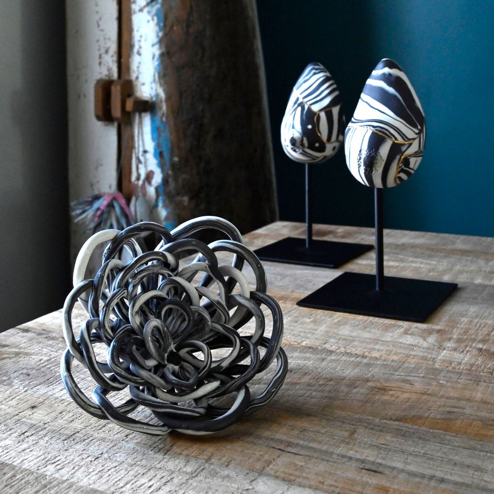 Sculptures, statuettes and miniatures - Zebra breast Porcelain White and black gold - GUENAELLE GRASSI