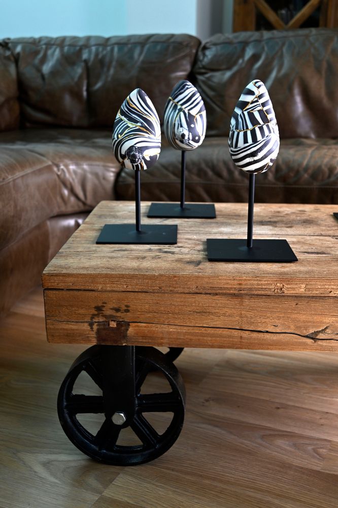 Sculptures, statuettes and miniatures - Zebra breast Porcelain White and black gold - GUENAELLE GRASSI