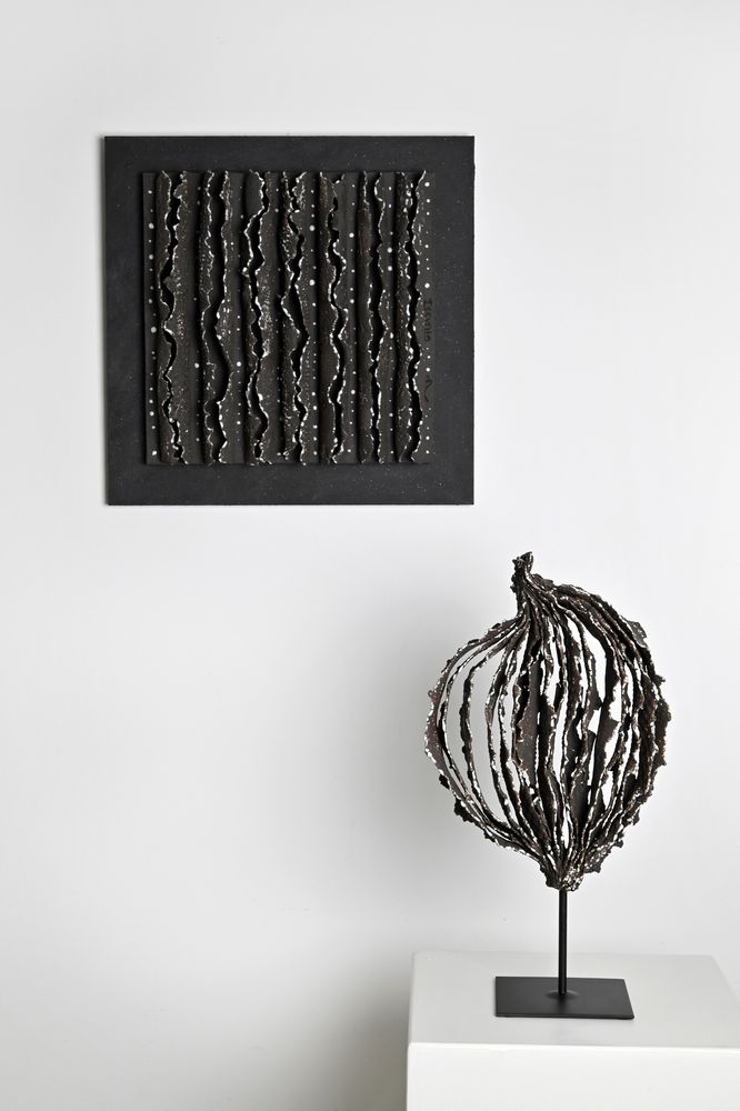 Sculptures, statuettes et miniatures - Sculpture Arbre Grès noir avec Email blanc. - GUENAELLE GRASSI
