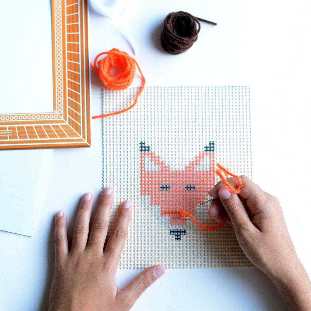 Gifts - DiY embroidery set - APUNT BARCELONA