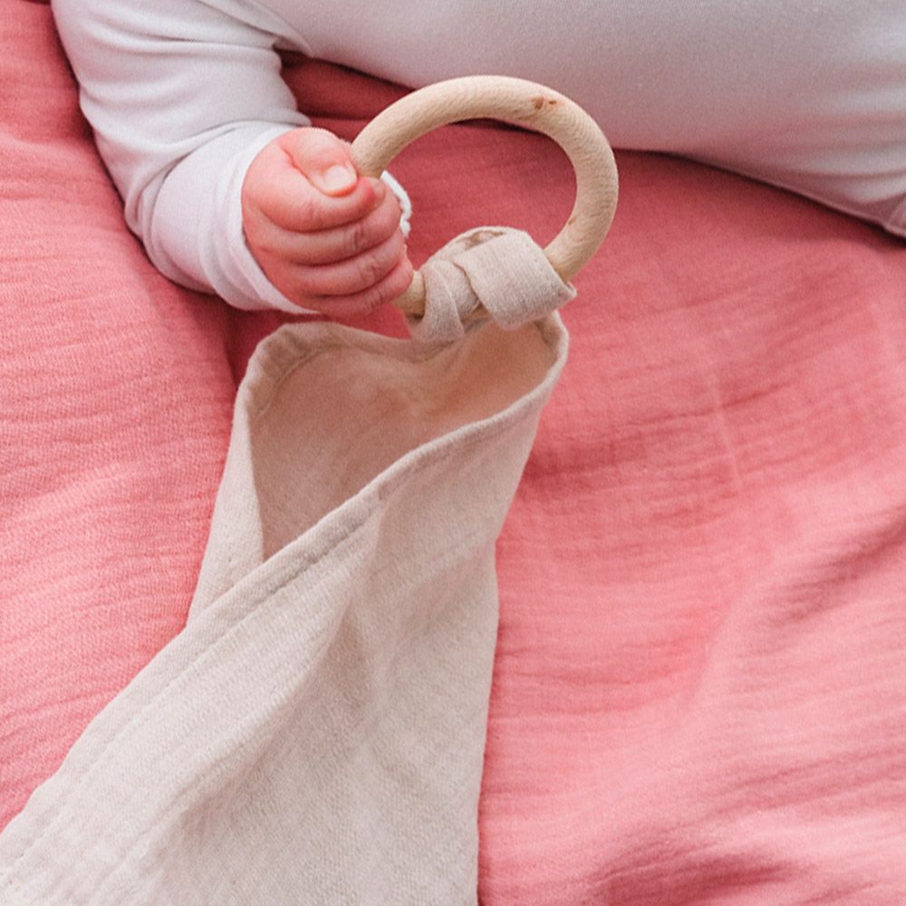 Gifts - Organic teething ring rattle - APUNT BARCELONA
