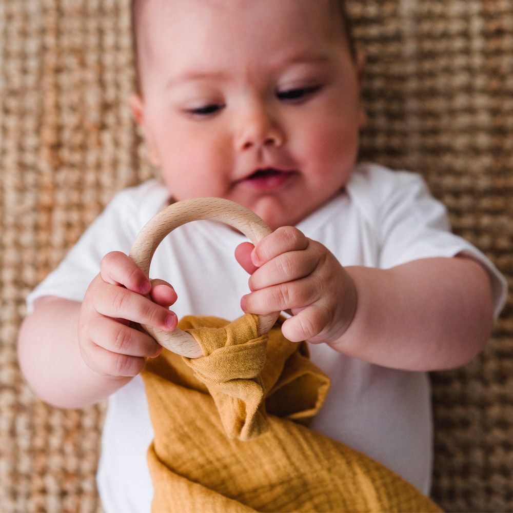 Gifts - Organic teething ring rattle - APUNT BARCELONA