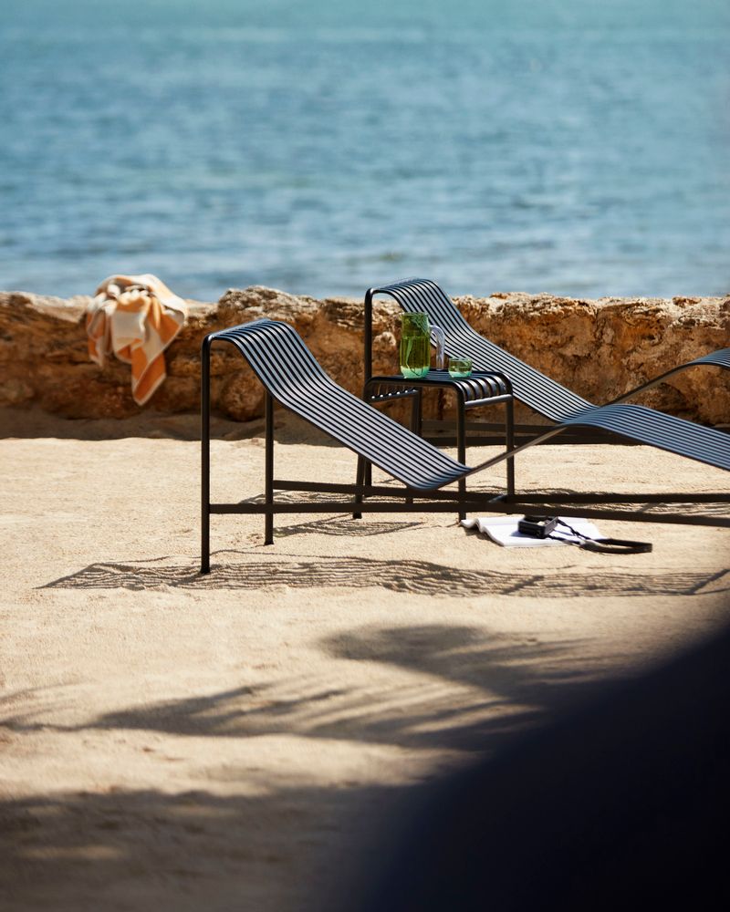 Lawn chairs - Palissade Chaise Longue - HAY