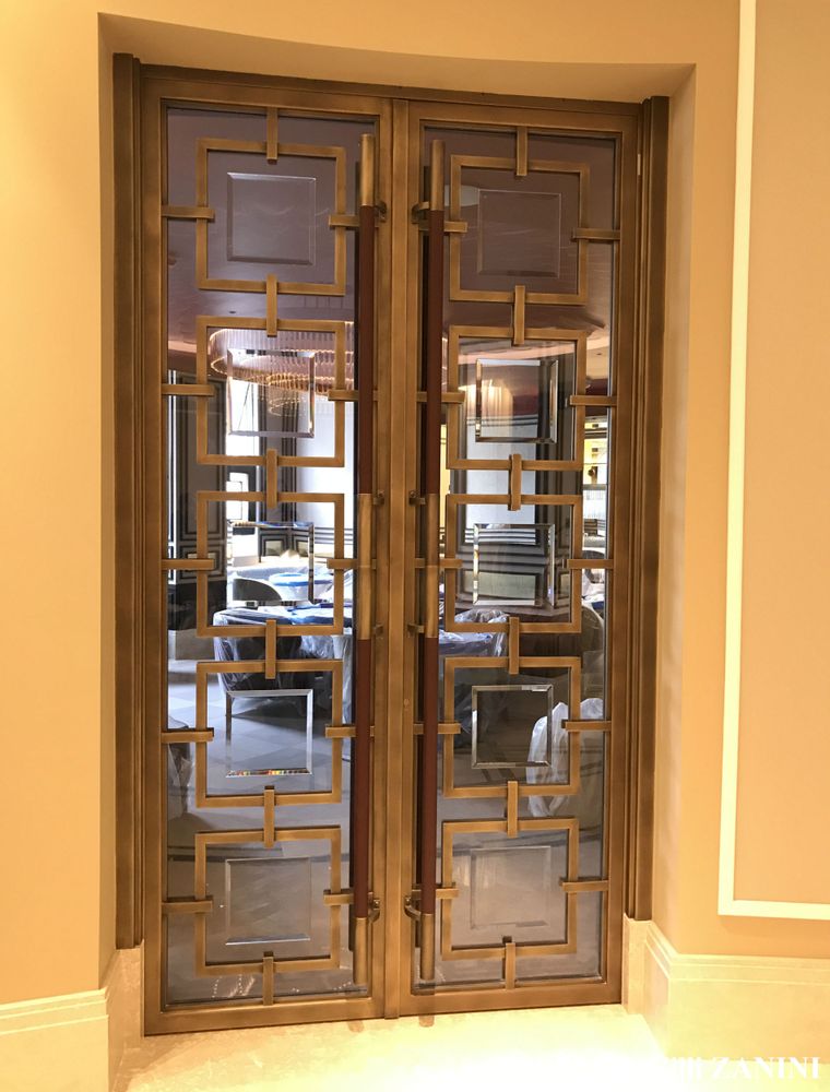 Office desks - Internal doors, luxury hotel - VILLIZANINI