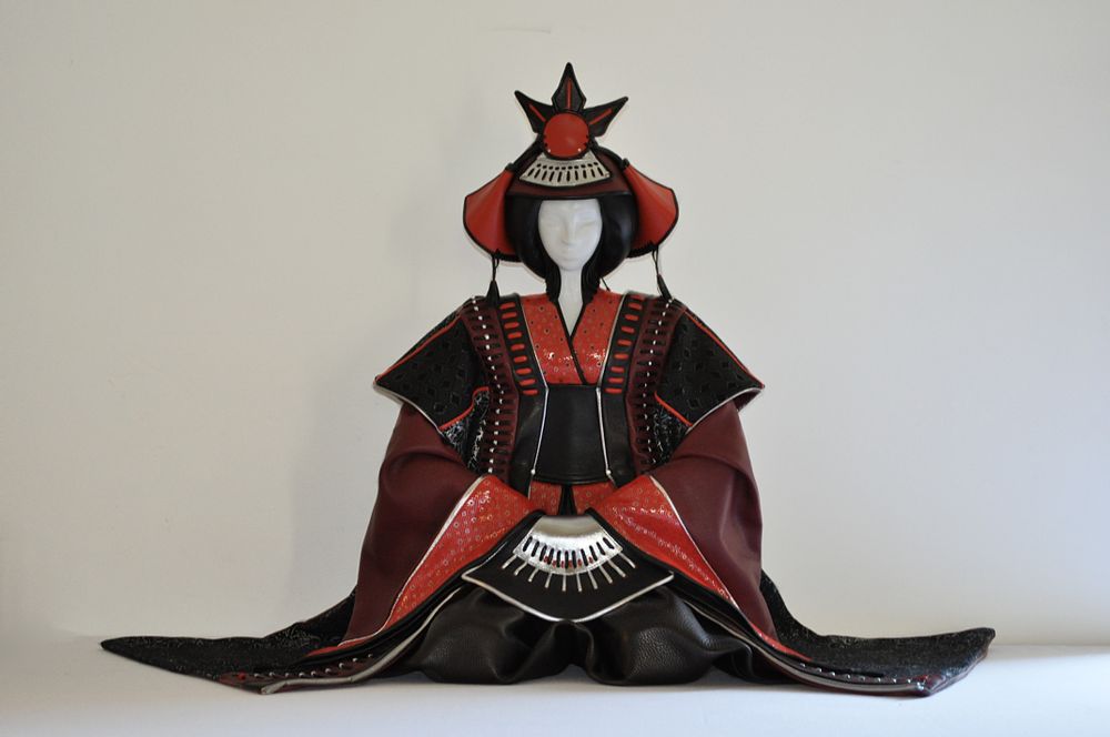 Unique pieces - Large Geisha Leather Sculpture - ANNIE DELEMARLE SCULPTURE CUIR