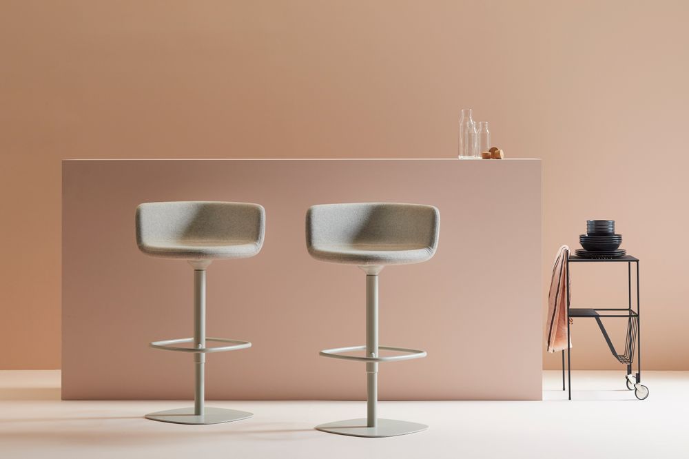 Stools for hospitalities & contracts - Xoko Stool - AKABA