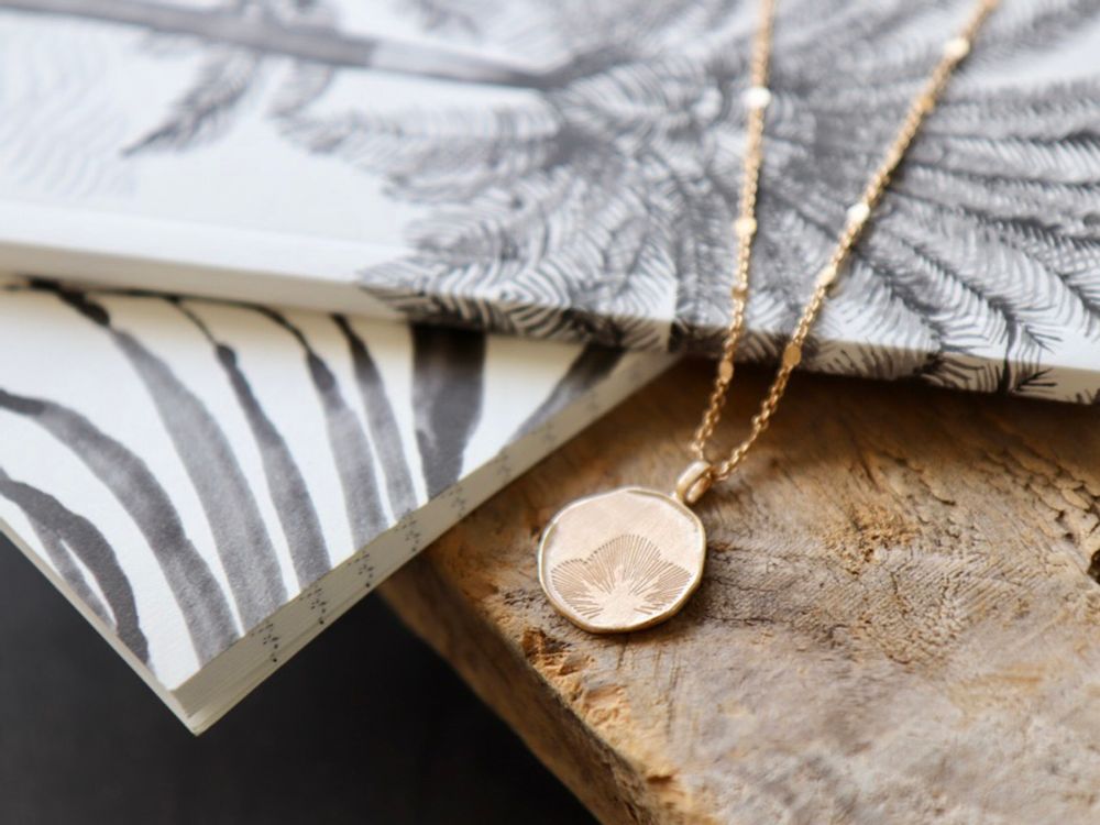 Bijoux - Collier médaille Fleur. - YLUME