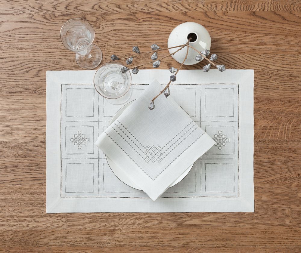Table linen - Set of napkins 40 * 40 mm 4 pcs. White linen collection. - KRESTETSKAYA STROCHKA