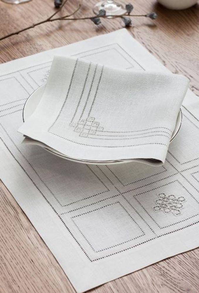 Table linen - Set of napkins 40 * 40 mm 4 pcs. White linen collection. - KRESTETSKAYA STROCHKA