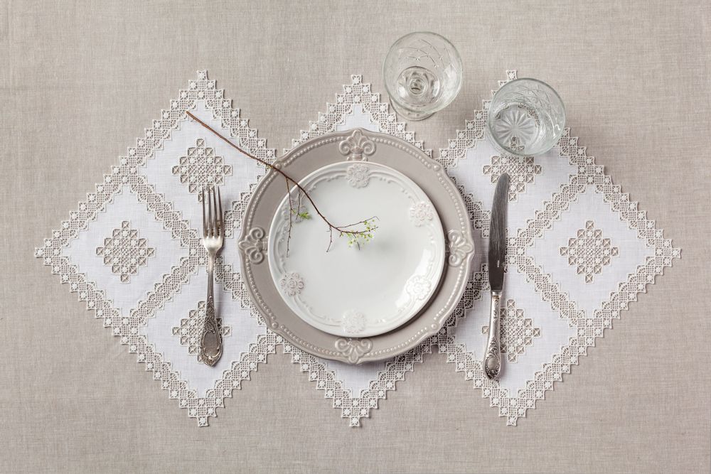 Linge de table textile - Nappe décorative. Collection Capsules - KRESTETSKAYA STROCHKA