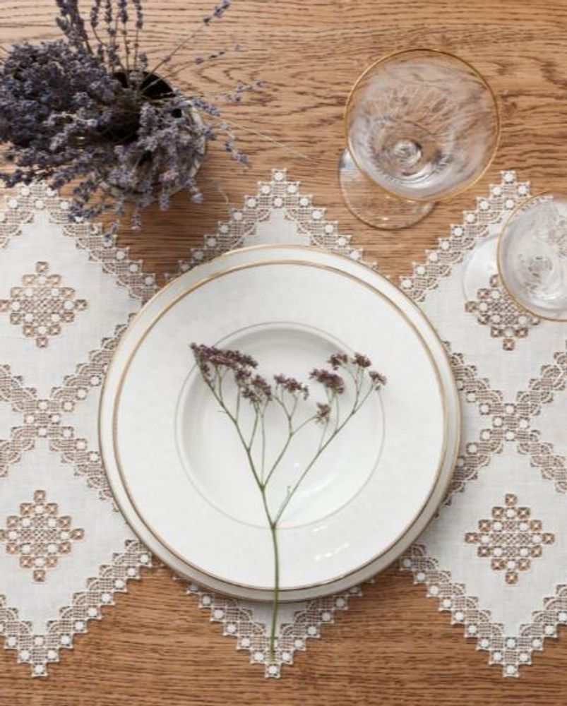 Linge de table textile - Nappe décorative. Collection Capsules - KRESTETSKAYA STROCHKA