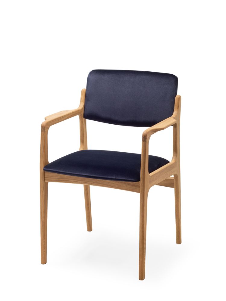 Office seating - Dining chair OSLO with armrests, solid oak - WOODEK
