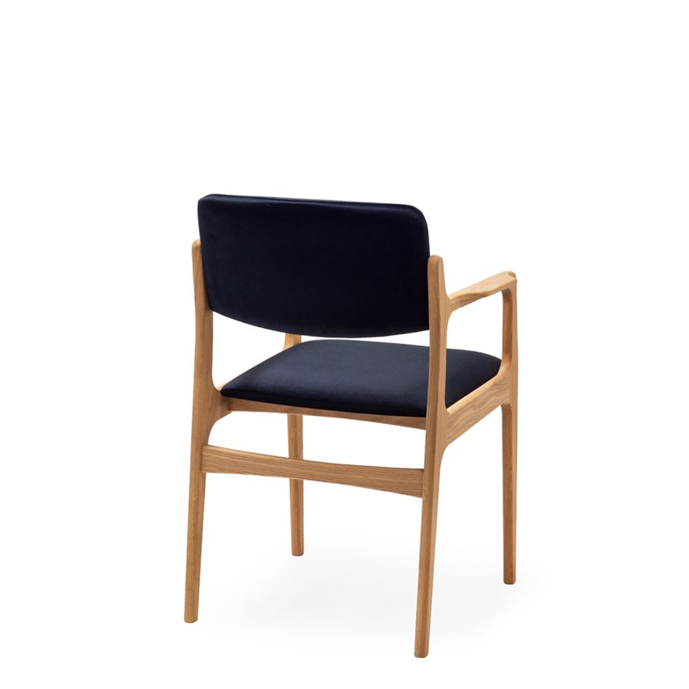Office seating - Dining chair OSLO with armrests, solid oak - WOODEK