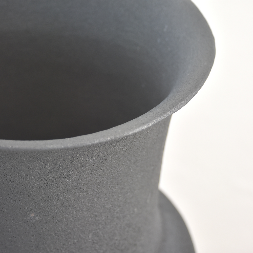 Vases - Grand vase de lave noire - VALVANUZ CERAMICS