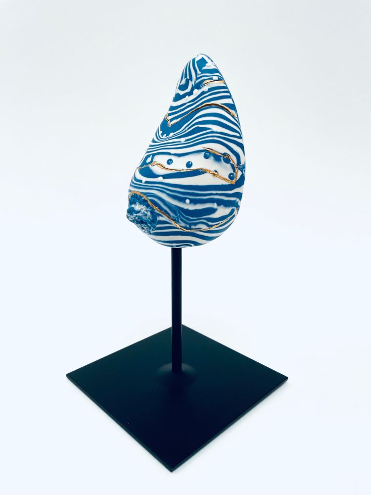 Sculptures, statuettes et miniatures - Sein Zébré porcelaine Or Blanc et bleu - GUENAELLE GRASSI