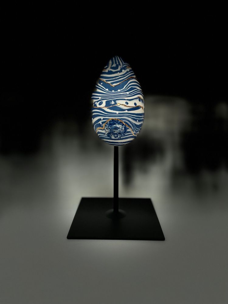 Sculptures, statuettes et miniatures - Sein Zébré porcelaine Or Blanc et bleu - GUENAELLE GRASSI